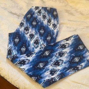 Chico’s Icat print capris